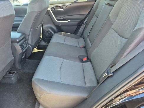 Used 2025 Toyota RAV4 XLE AWD/4WD image 20