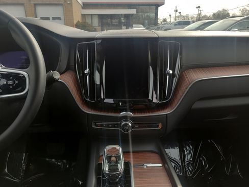 Used 2023 Volvo XC60 B5 Ultimate image 20