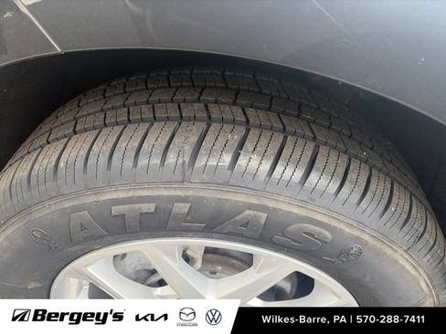 Used 2022 Chevrolet Equinox LS w/ LS Convenience Package AWD/4WD image 6