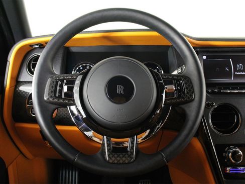 Certified 2024 Rolls-Royce Cullinan Black Badge image 6