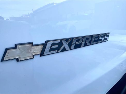 Used 2024 Chevrolet Express 2500 w/ Driver Convenience Package image 26