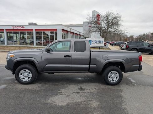 Used 2020 Toyota Tacoma SR image 2