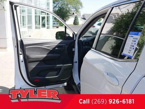Certified 2025 Honda Ridgeline RTL image 17