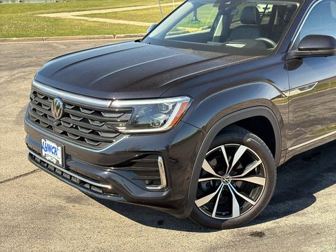 Used 2024 Volkswagen Atlas SEL Premium R-Line AWD/4WD image 8