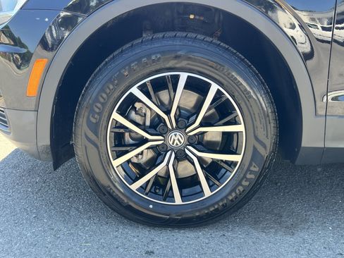 Used 2021 Volkswagen Tiguan SE AWD/4WD image 10