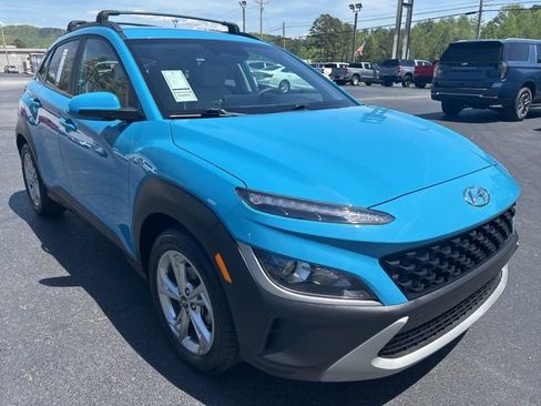 Used 2022 Hyundai Kona SEL FWD image 2