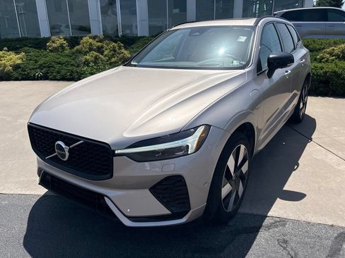 Used 2025 Volvo XC60 T8 Ultra AWD/4WD image 2