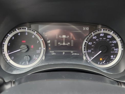 Used 2023 Toyota Highlander XLE AWD/4WD image 16