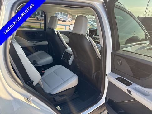 Used 2025 Lincoln Aviator AWD w/ Jet Appearance Package image 14