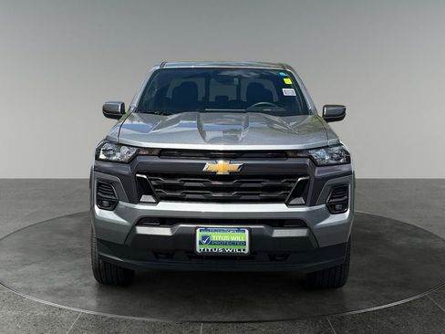 Used 2024 Chevrolet Colorado LT w/ LT Convenience Package II AWD/4WD image 2