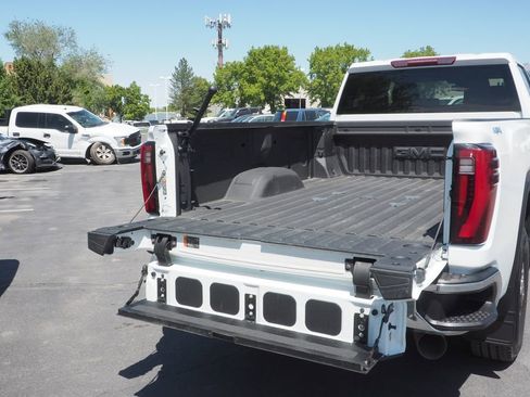 Used 2024 GMC Sierra 3500 SLT w/ SLT Convenience Package AWD/4WD image 18