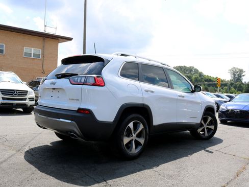 Used 2020 Jeep Cherokee Limited image 2