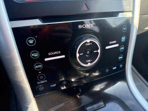 Used 2011 Ford Edge Sport w/ Canadian Touring Pkg image 32