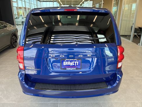 Used 2020 Dodge Grand Caravan SXT w/ Driver Convenience Group FWD image 9