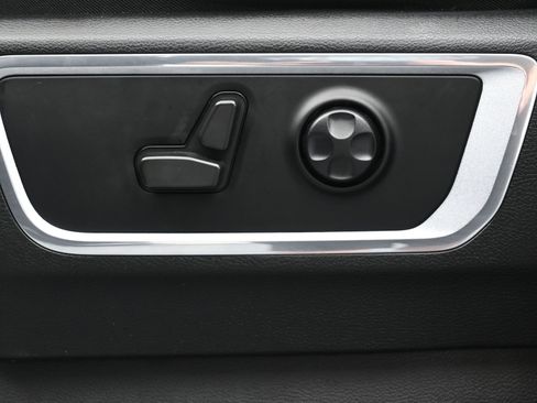 Used 2022 RAM 1500 Laramie w/ G/T Package image 10