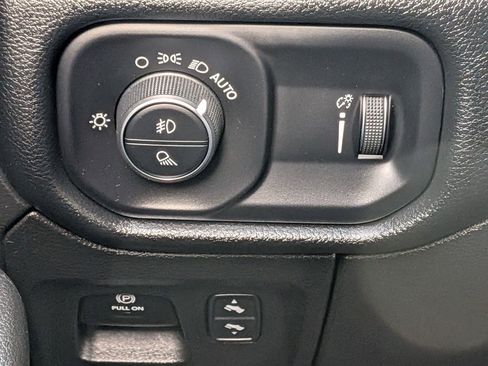 Certified 2022 RAM 1500 Big Horn image 18