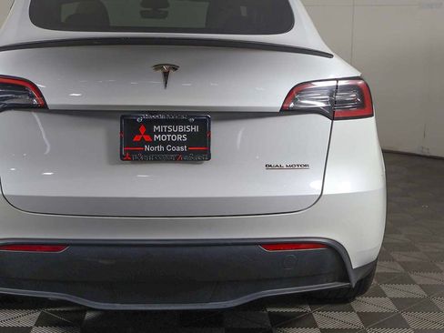 Used 2023 Tesla Model Y Performance AWD/4WD image 19