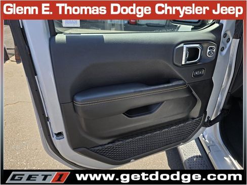 Used 2024 Jeep Wrangler Unlimited Sahara w/ Technology Group AWD/4WD image 25