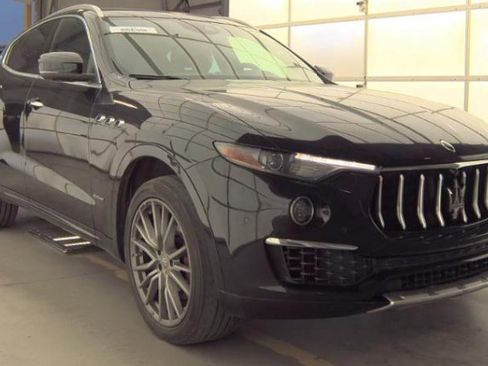 Used 2019 Maserati Levante GranLusso image 3