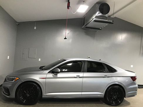 Used 2019 Volkswagen Jetta GLI FWD image 6