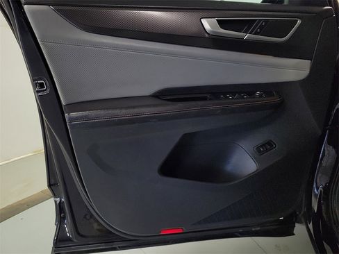 Used 2024 Volkswagen Atlas Peak Edition SEL image 15