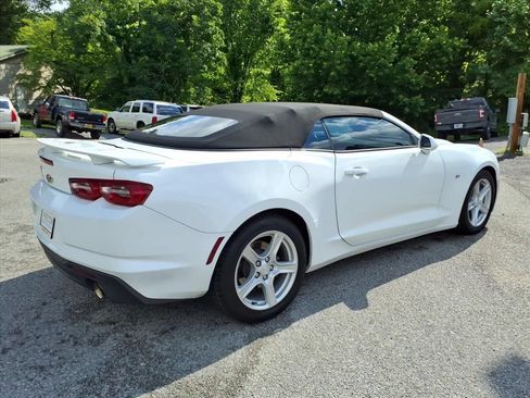 Used 2023 Chevrolet Camaro LT RWD image 5