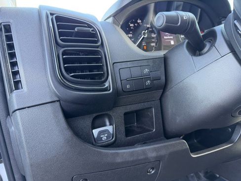 Used 2025 RAM ProMaster 2500 w/ Convenience Group image 13