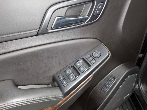 Used 2020 Chevrolet Suburban LT image 42