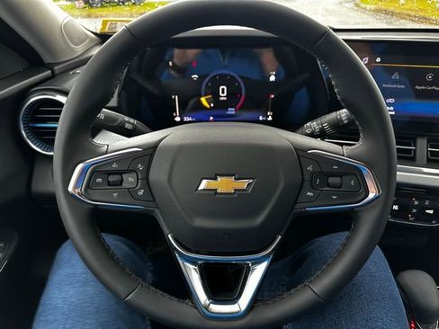 New 2026 Chevrolet Trax LT w/ Driver Confidence Package FWD image 28