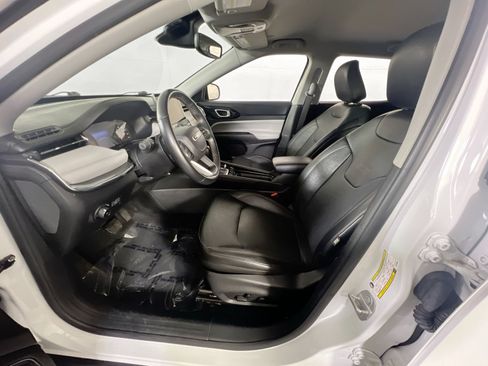 Used 2022 Jeep Compass Limited AWD/4WD image 19
