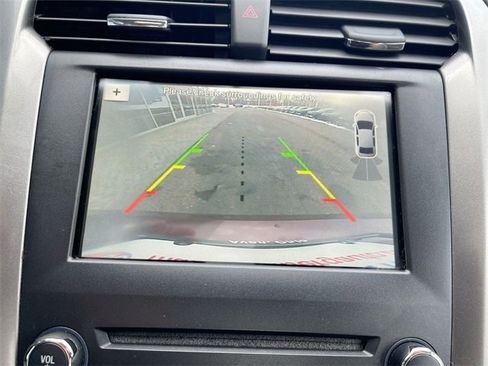 Used 2018 Ford Fusion SE image 14