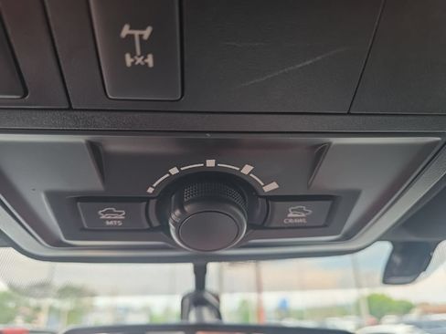 Used 2017 Toyota Tacoma SR5 AWD/4WD image 22