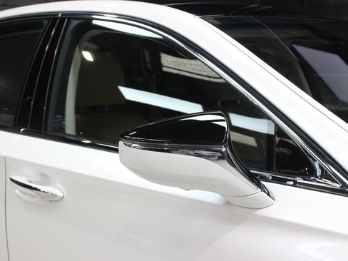 Used 2020 Lexus LS 500 w/ Luxury Package image 20