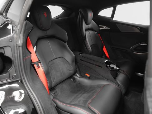 Certified 2025 Ferrari Purosangue AWD/4WD image 35