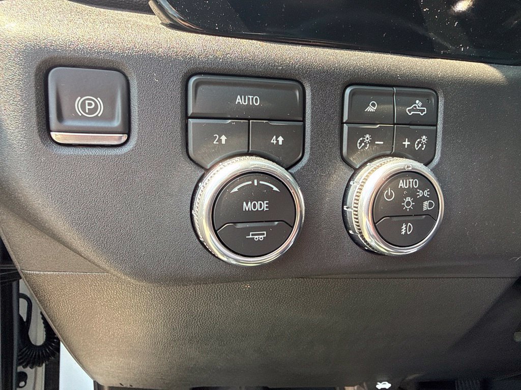 Used 2026 GMC Sierra 1500 SLT AWD/4WD image 21
