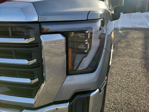 New 2026 GMC Sierra 2500 SLT AWD/4WD image 14