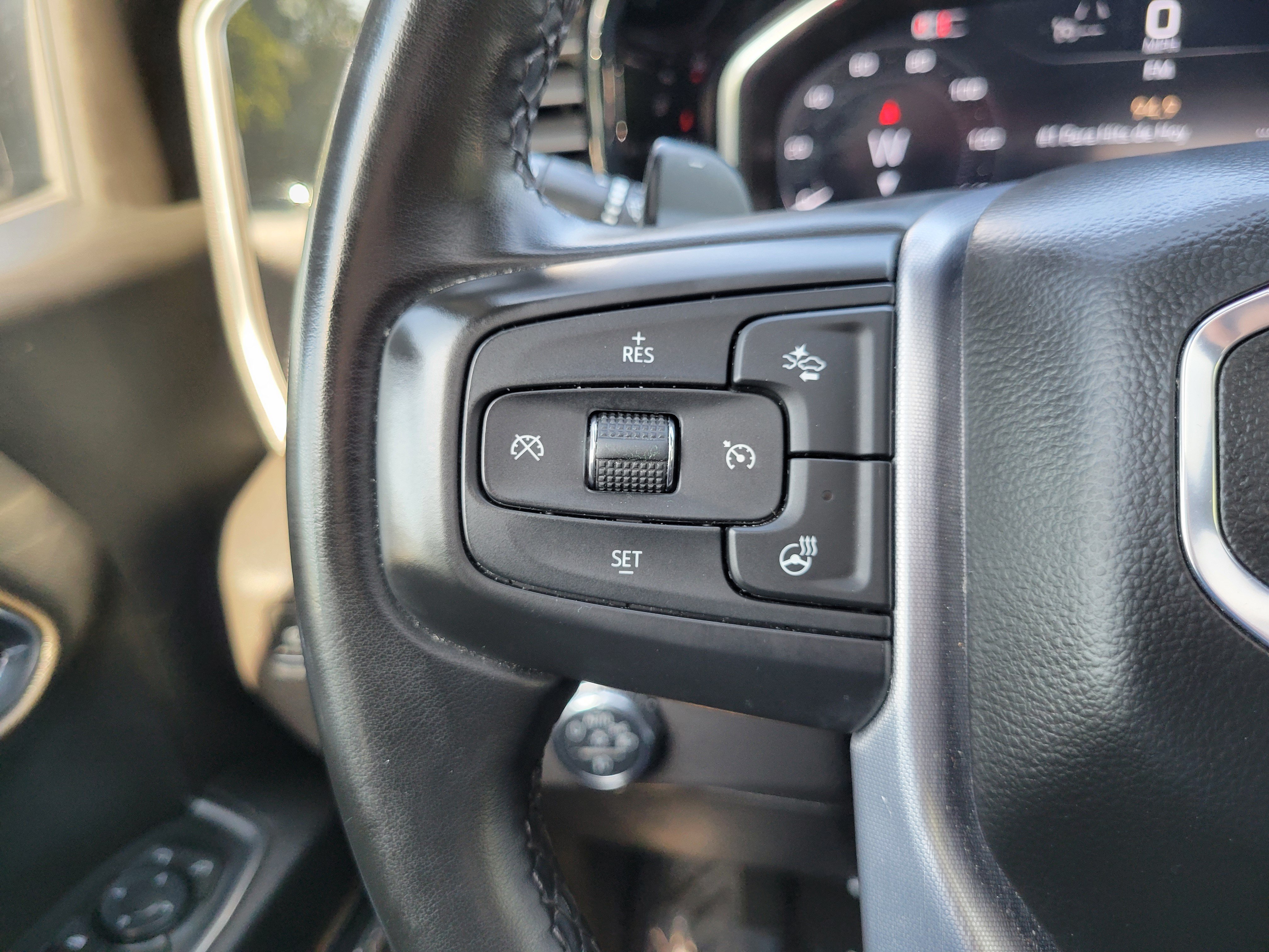 Used 2024 GMC Sierra 1500 SLT w/ SLT Premium Plus Package AWD/4WD image 20