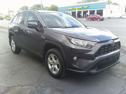 Used 2020 Toyota RAV4 XLE w/ Convenience Package AWD/4WD image 6
