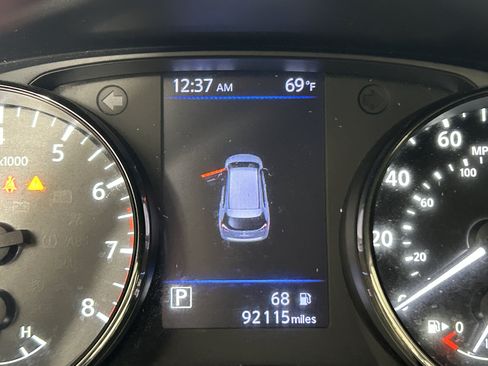 Used 2020 Nissan Rogue SV AWD/4WD image 16