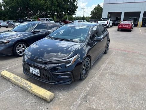 Used 2026 Toyota Corolla SE FWD image 3