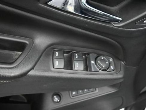 Used 2019 Chevrolet Equinox Premier FWD image 12