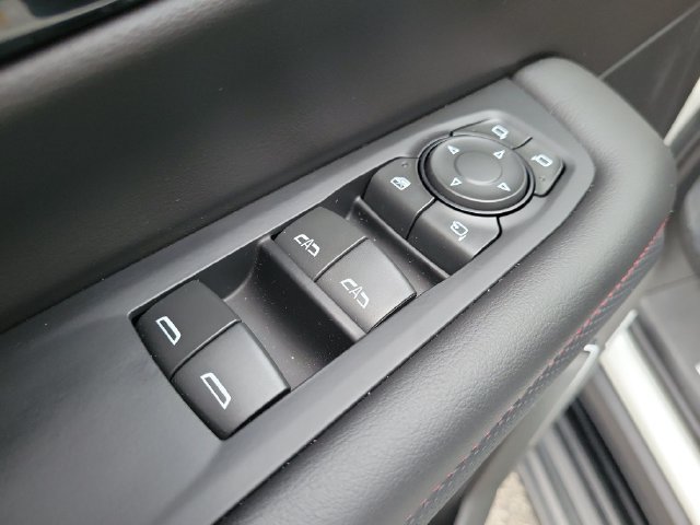 Used 2025 Chevrolet Suburban RST w/ Comfort Package RWD image 16