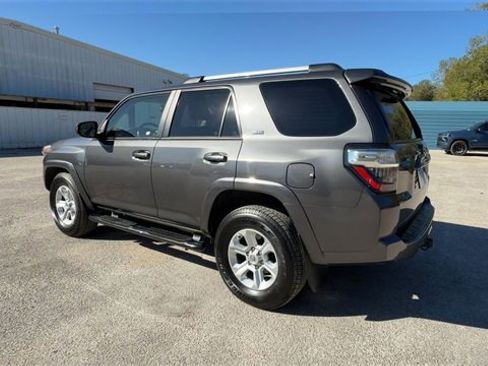 Used 2022 Toyota 4Runner SR5 image 6