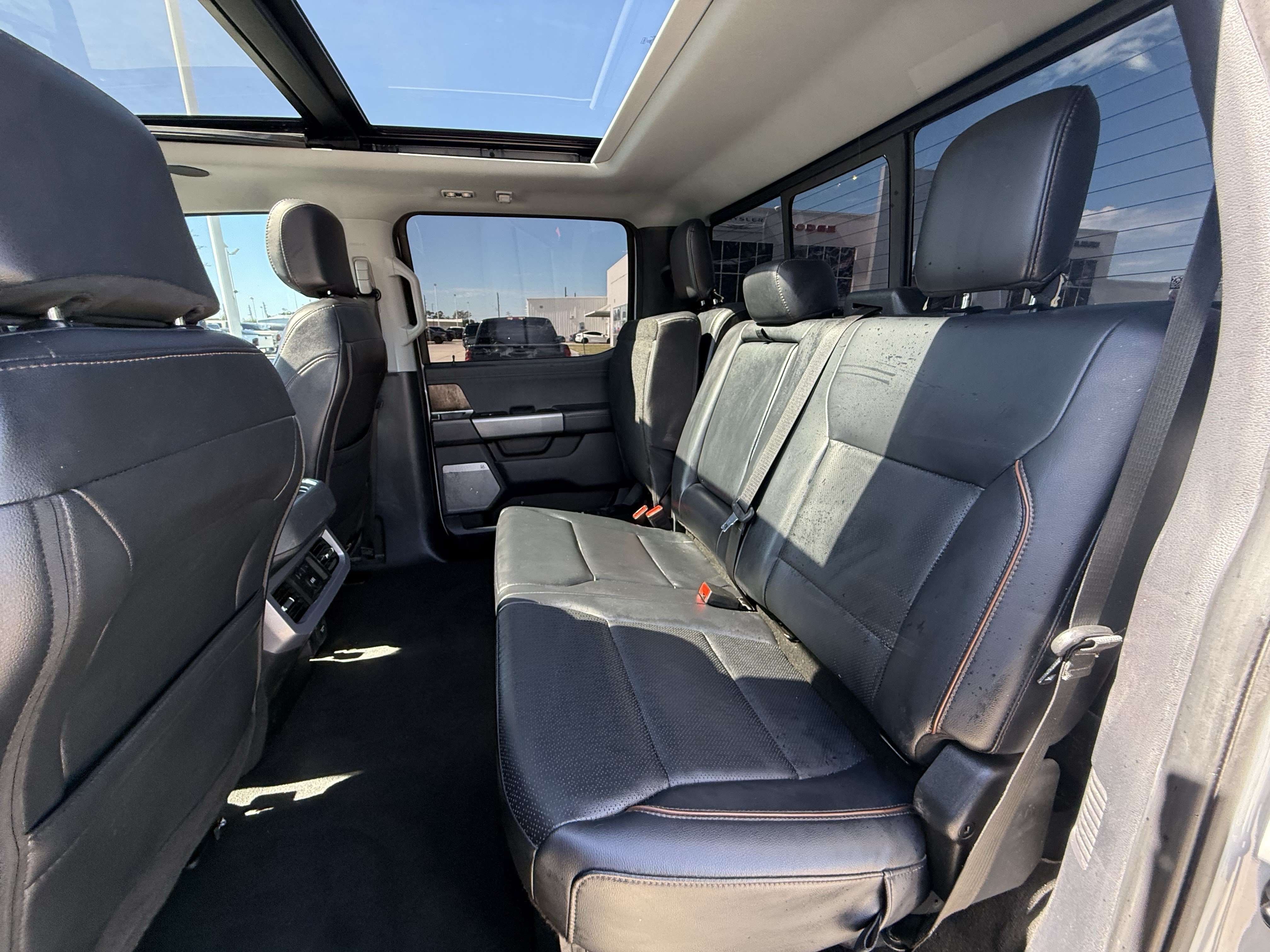 Used 2025 Ford F350 Lariat w/ Lariat Ultimate Package AWD/4WD image 31