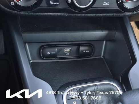 Certified 2025 Kia Soul LX w/ LX Technology Package FWD image 33