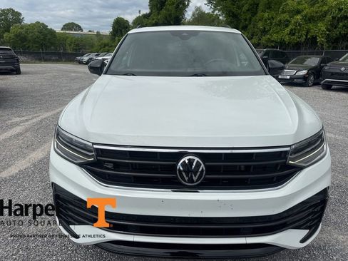 Used 2022 Volkswagen Tiguan SE R-Line image 8