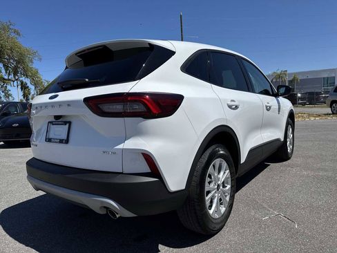 Used 2025 Ford Escape Active AWD/4WD image 10