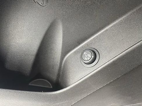 Used 2024 Chevrolet Equinox LT image 21