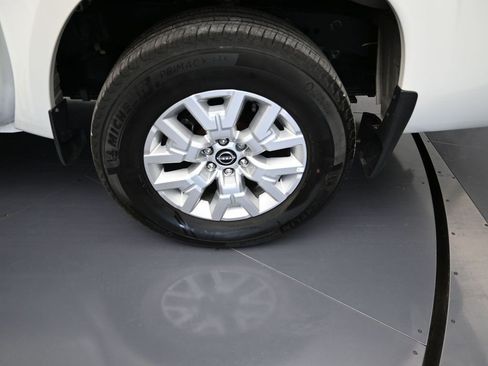 Used 2023 Nissan Frontier SV w/ SV Convenience Package image 9