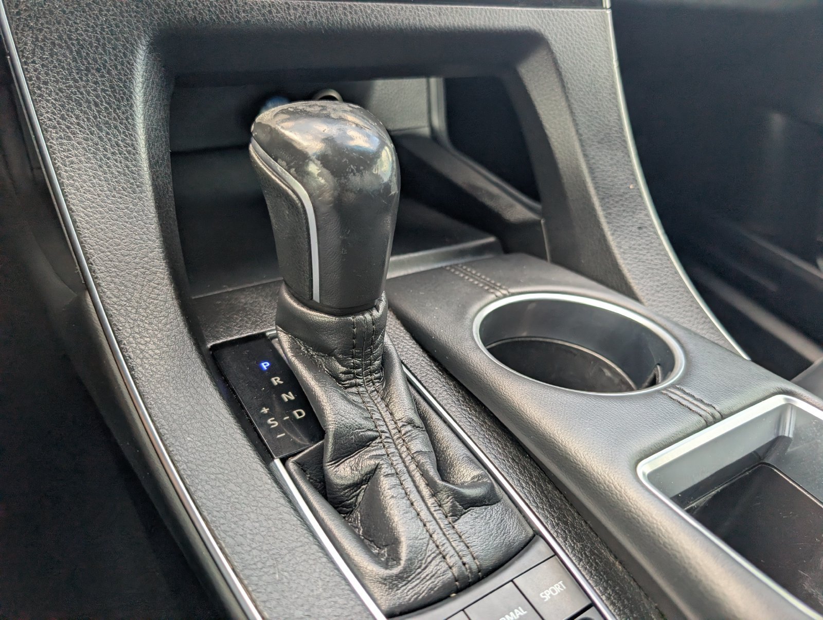 Used 2020 Toyota Avalon XLE w/ Moonroof Package FWD image 23